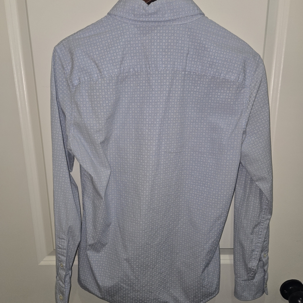Abercrombie & Fitch Light Blue Casual Button Down Shirt - Picture 3 of 3